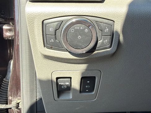 Used 2019 Ford F150 XLT w/ Equipment Group 302A Luxury image 19