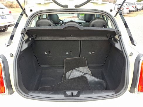 Used 2016 MINI Cooper 4-Door Hardtop image 28