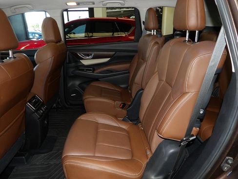 Used 2019 Subaru Ascent Touring w/ Popular Package #2 AWD/4WD image 24