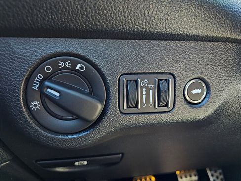 Used 2015 Dodge Challenger SRT Hellcat image 18