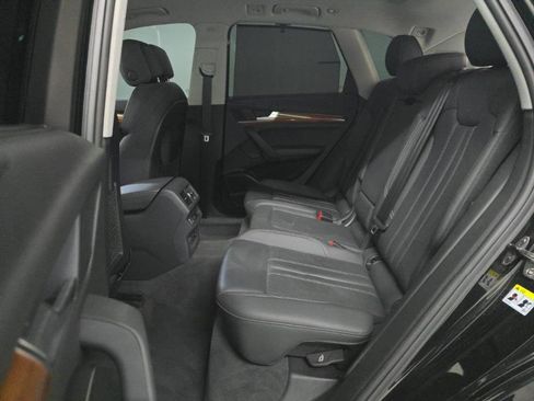 Used 2024 Audi Q5 e Prestige w/ Prestige Package image 12