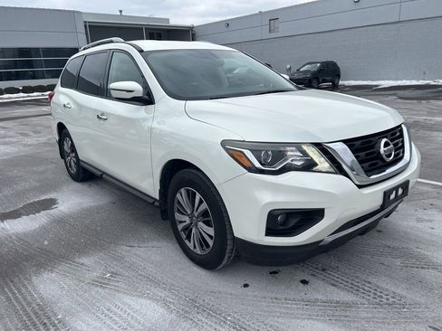 Used 2018 Nissan Pathfinder SV w/ SV All Weather Package image 3