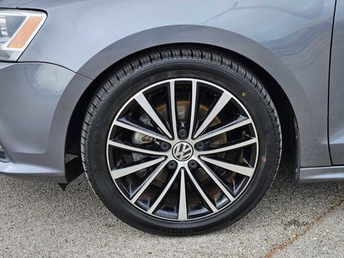 Used 2016 Volkswagen Jetta Sport image 9