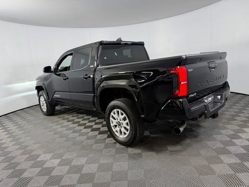 Used 2026 Toyota Tacoma SR5 AWD/4WD image 9