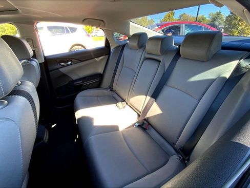 Used 2019 Honda Civic EX image 27