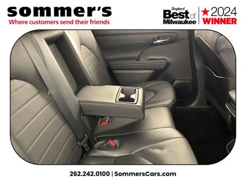 Used 2021 Toyota Highlander XLE image 25