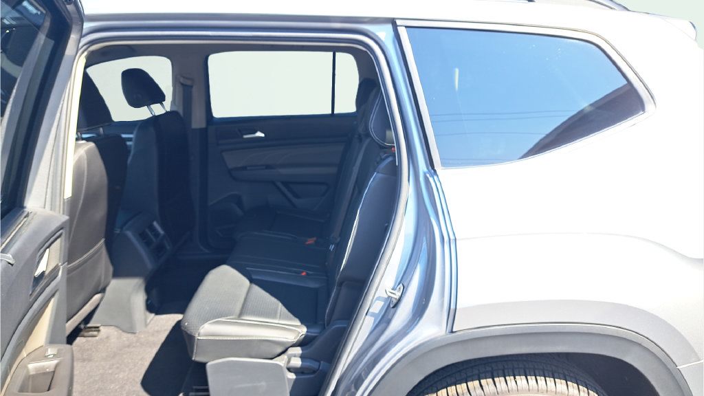 Used 2023 Volkswagen Atlas SE AWD/4WD image 12