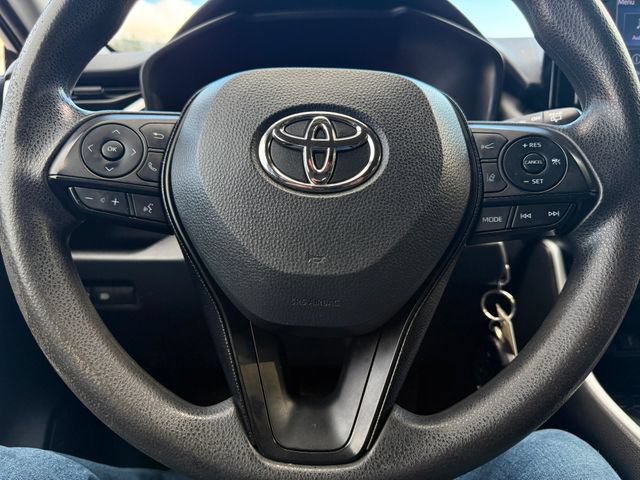 Used 2021 Toyota RAV4 LE w/ Carpet Mat Package (TMS) AWD/4WD image 12