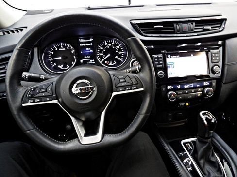 Used 2017 Nissan Rogue SL image 19