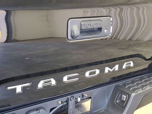 Certified 2022 Toyota Tacoma SR AWD/4WD image 24