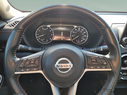 Certified 2022 Nissan Sentra SR w/ Midnight Edition image 17