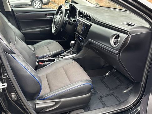 Used 2018 Toyota Corolla SE image 11