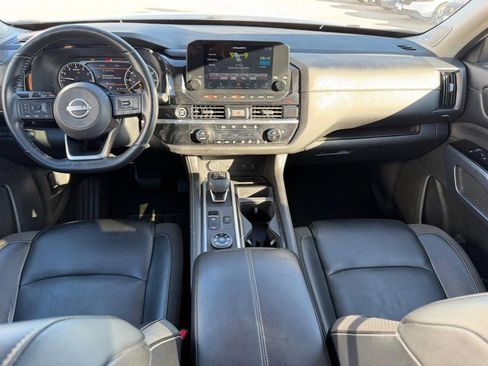 Used 2022 Nissan Pathfinder SL w/ SL Premium Package image 13