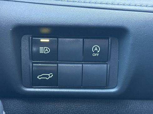 Used 2023 Toyota Highlander XLE image 32