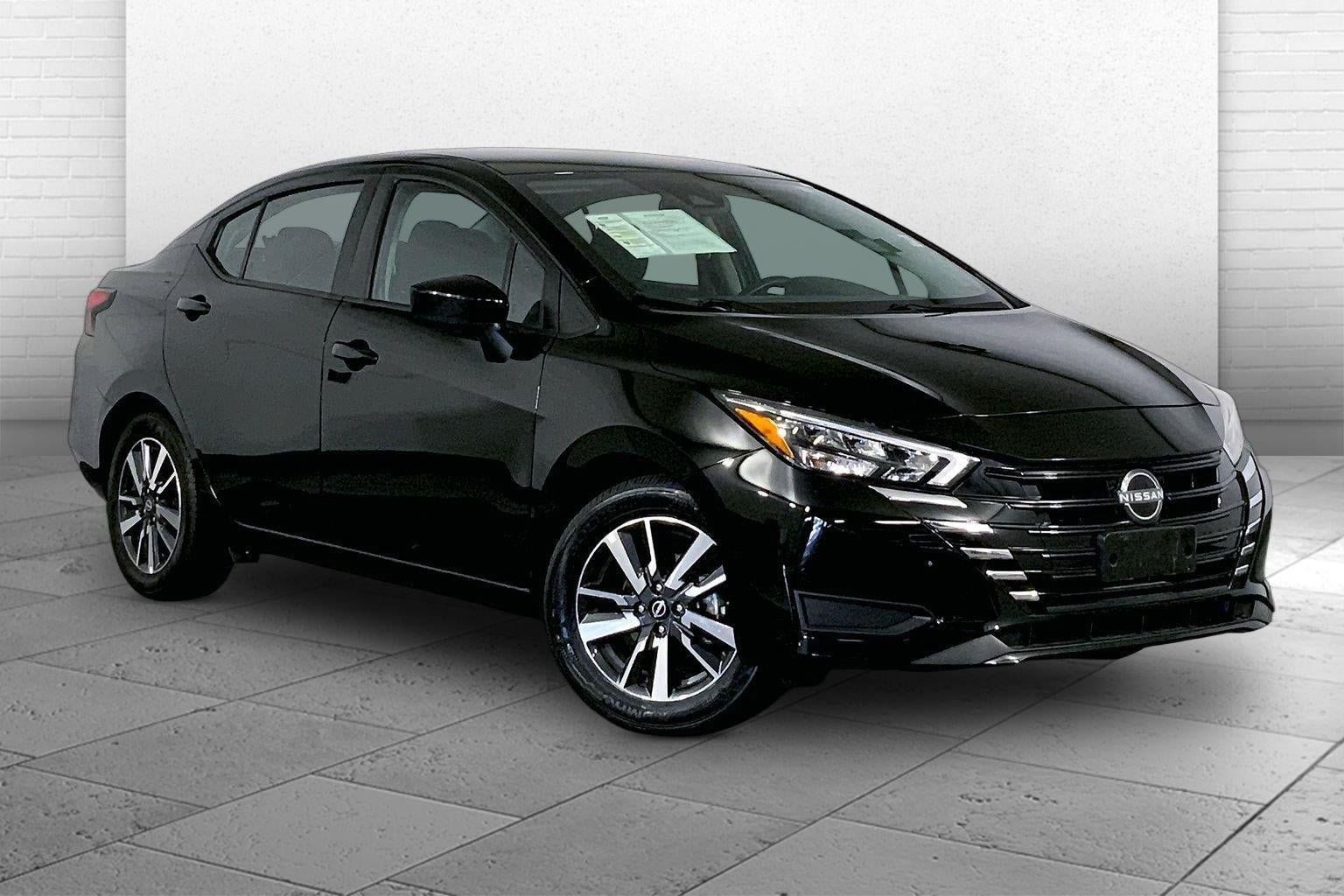 Used 2025 Nissan Versa SV FWD image 1