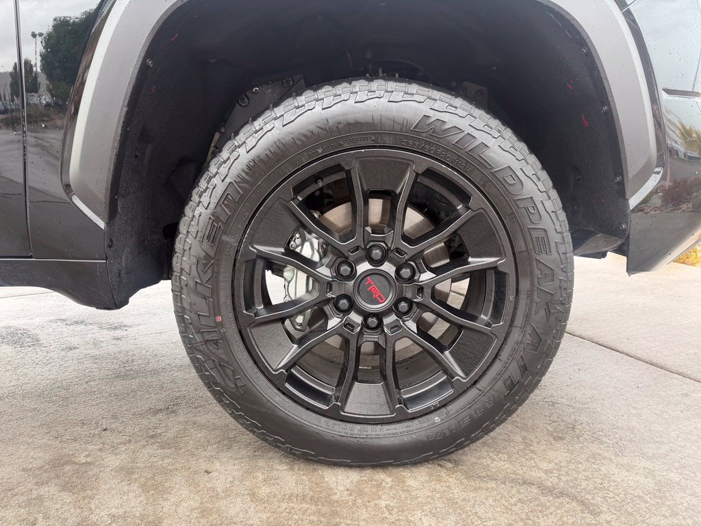 Used 2025 Toyota Tundra Limited w/ TRD Off-Road Package AWD/4WD image 32