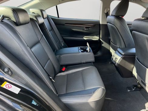 Used 2018 Lexus ES 350 w/ Navigation System Package image 8