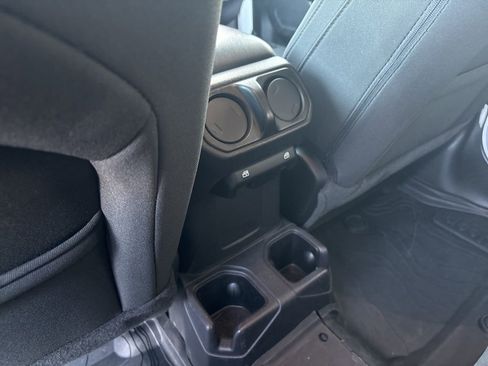 Used 2021 Jeep Wrangler Unlimited Sport image 23