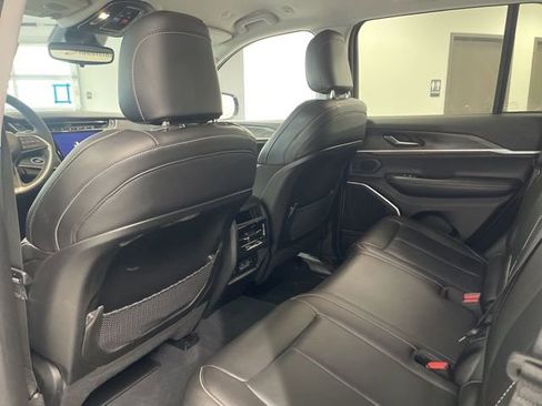 Used 2023 Jeep Grand Cherokee Limited w/ Trailer Tow Prep Group (B) image 23