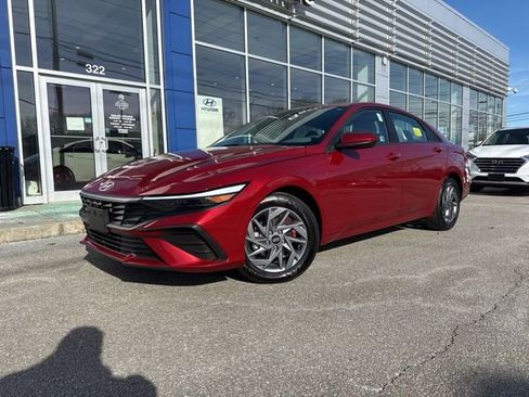 Used 2024 Hyundai Elantra SEL image 1