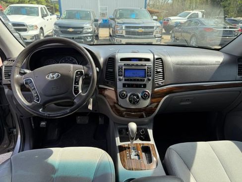 Used 2012 Hyundai Santa Fe SE image 12