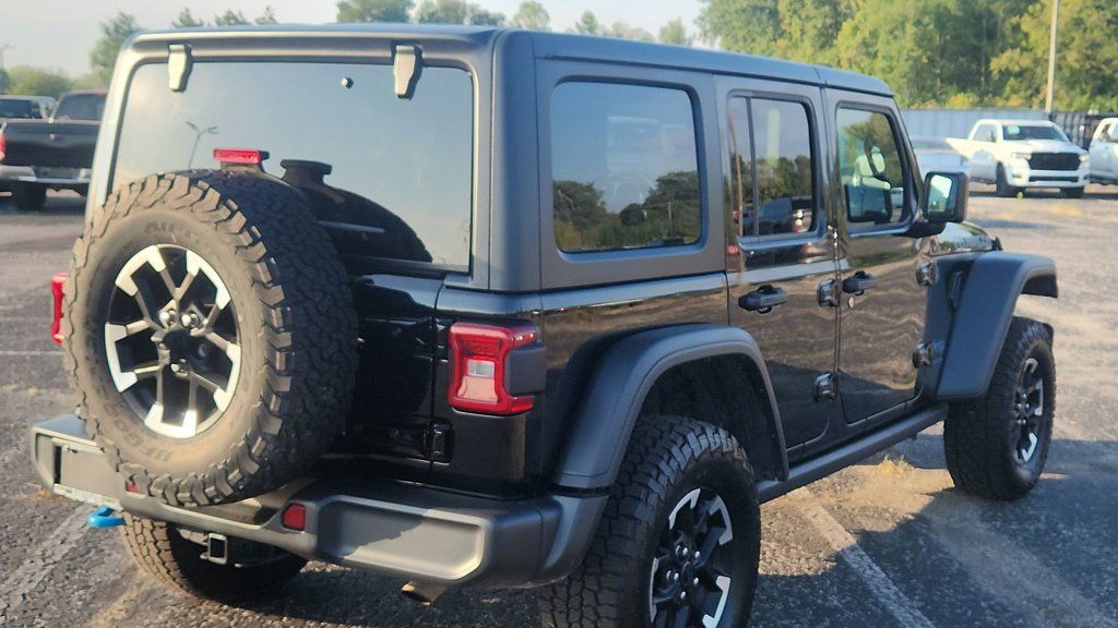 Used 2024 Jeep Wrangler Unlimited Rubicon 4xe AWD/4WD image 8