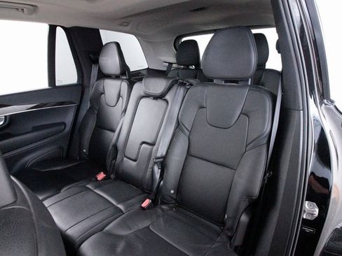 Used 2018 Volvo XC90 T6 Momentum w/ Convenience Package image 25