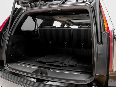 Used 2023 Cadillac Escalade ESV V image 45