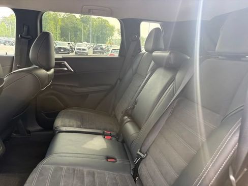 Used 2024 Mitsubishi Outlander SE FWD image 18