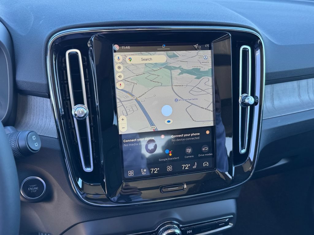 Certified 2026 Volvo XC40 B5 Plus w/ Climate Package AWD/4WD image 19