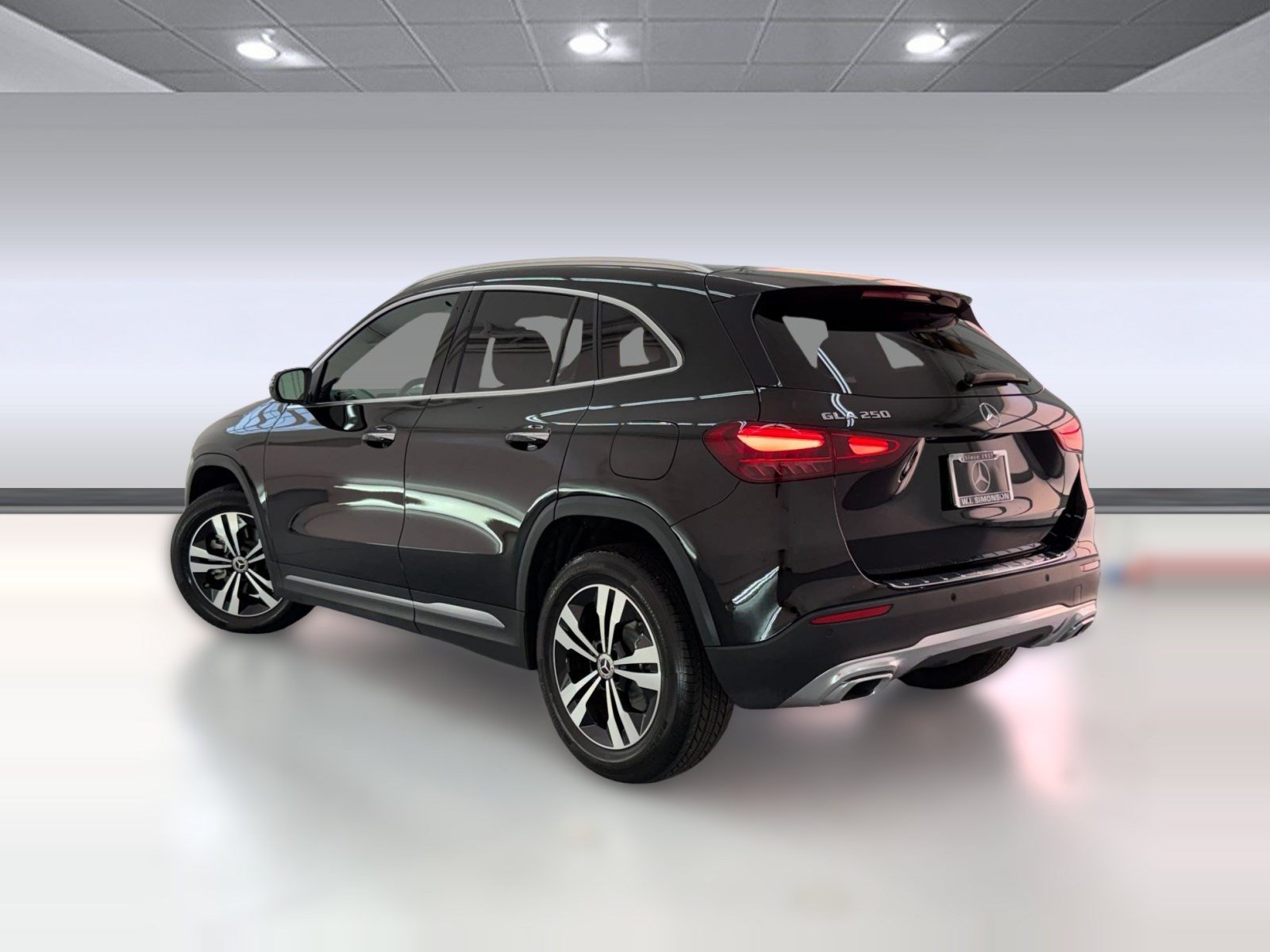 New 2026 Mercedes-Benz GLB 250 image 3