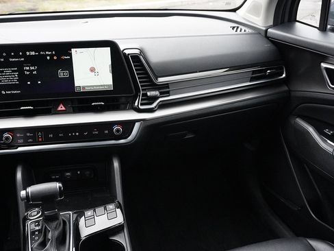 Used 2023 Kia Sportage EX image 30