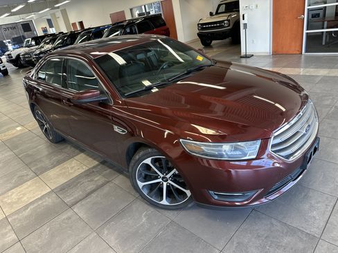 Used 2015 Ford Taurus SEL w/ Equipment Group 201A image 9