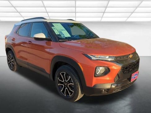 Used 2023 Chevrolet TrailBlazer ACTIV w/ Sun and Liftgate Package image 1