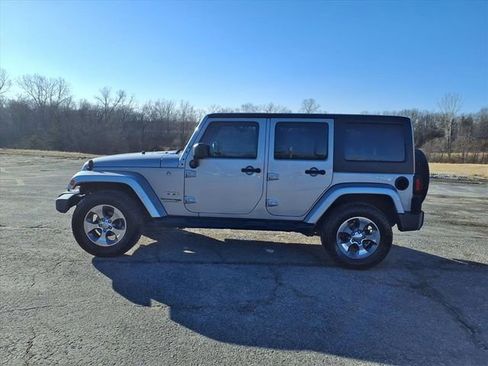 Used 2018 Jeep Wrangler Unlimited Sahara image 33