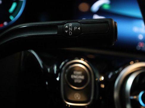 Used 2022 Mercedes-Benz A 220 w/ AMG Line image 14