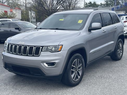 Used 2020 Jeep Grand Cherokee Laredo w/ Laredo X Package image 2