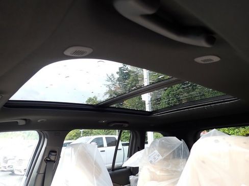 New 2025 Jeep Grand Cherokee Limited w/ MOPAR Finishing Package image 18