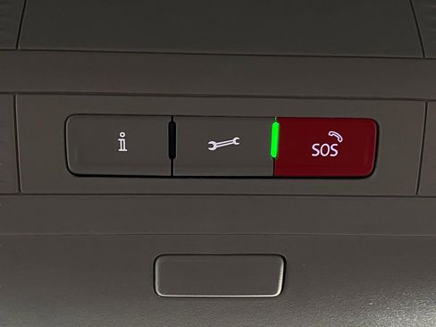 Used 2025 Volkswagen Taos SE image 25