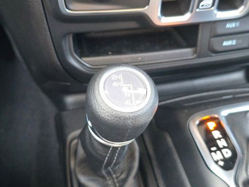 New 2025 Jeep Gladiator Sport AWD/4WD image 36