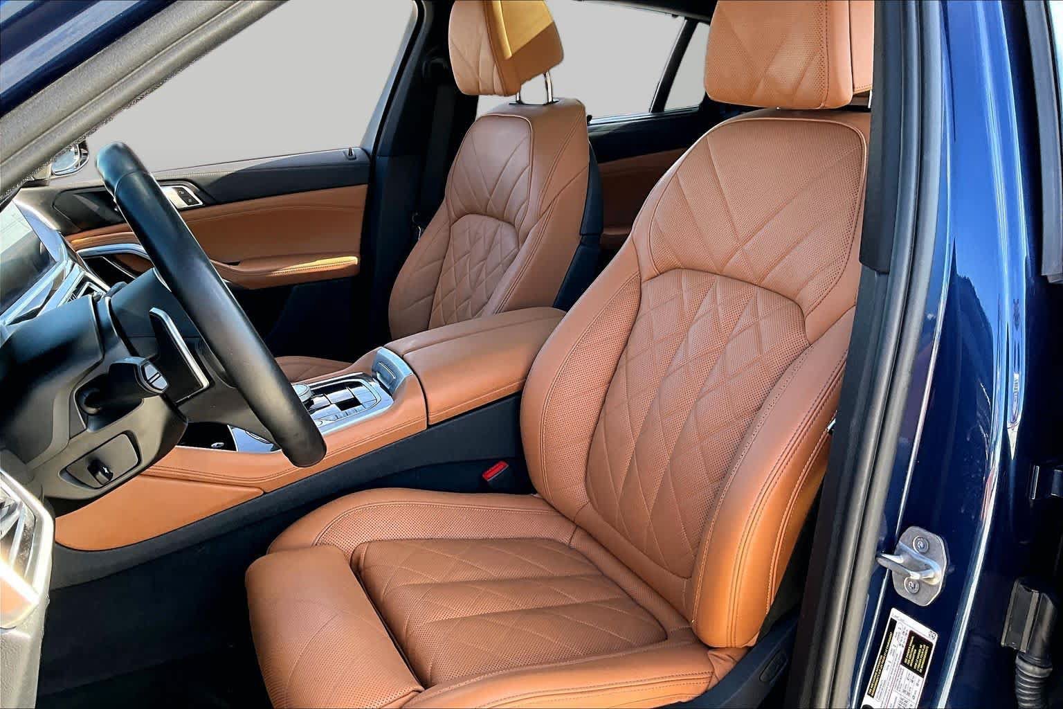 Used 2023 BMW X6 M50i w/ Executive Package AWD/4WD image 7