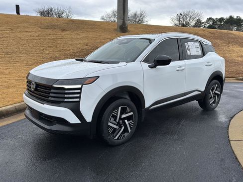 New 2026 Nissan Kicks SV w/ SV Premium Package image 2