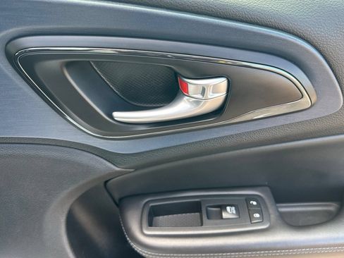 Used 2015 Chrysler 200 S FWD image 17