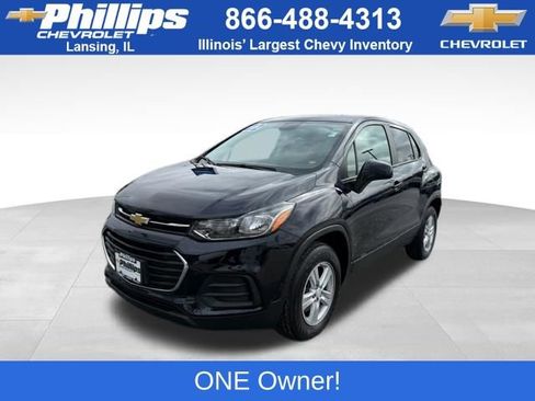 Used 2022 Chevrolet Trax LS w/ Tint and Cruise Package image 2