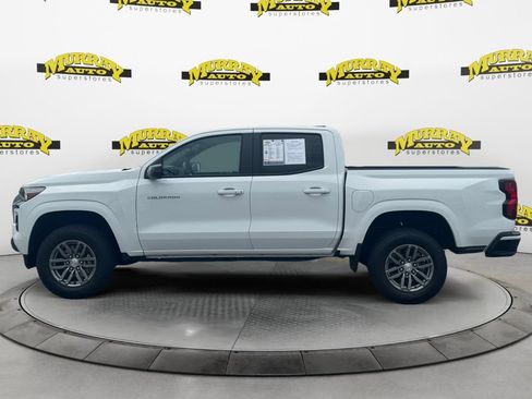 Used 2024 Chevrolet Colorado LT RWD image 2