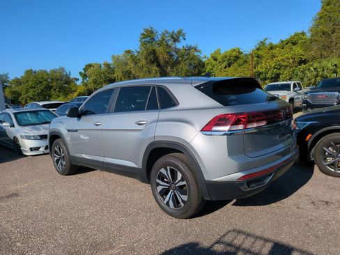 Certified 2025 Volkswagen Atlas Cross Sport SE AWD/4WD image 3