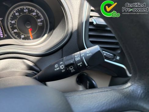 Certified 2019 Jeep Cherokee Latitude w/ Popular Appearance Group FWD image 52