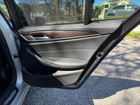 Used 2019 BMW 540i 540i w/ Executive Package image 17