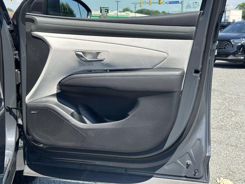Used 2025 Hyundai Tucson Limited AWD/4WD image 9