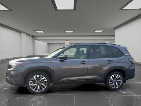 Used 2025 Subaru Forester Touring AWD/4WD image 8